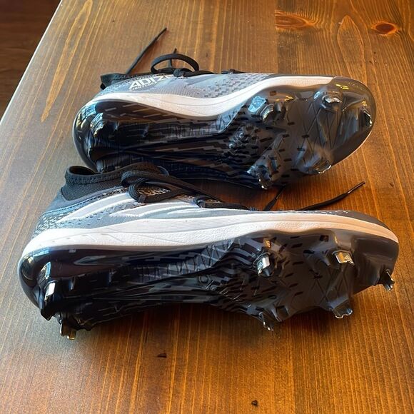 Athletic_Shoes